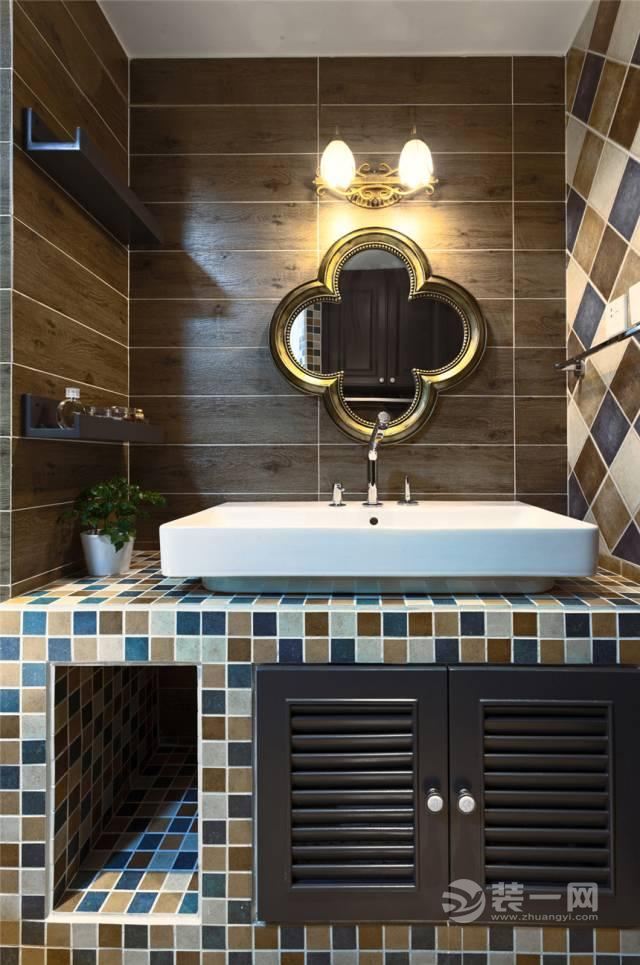 卫生间装修,在选择洗手台时,砖砌洗手台因其能够根据卫生间空间